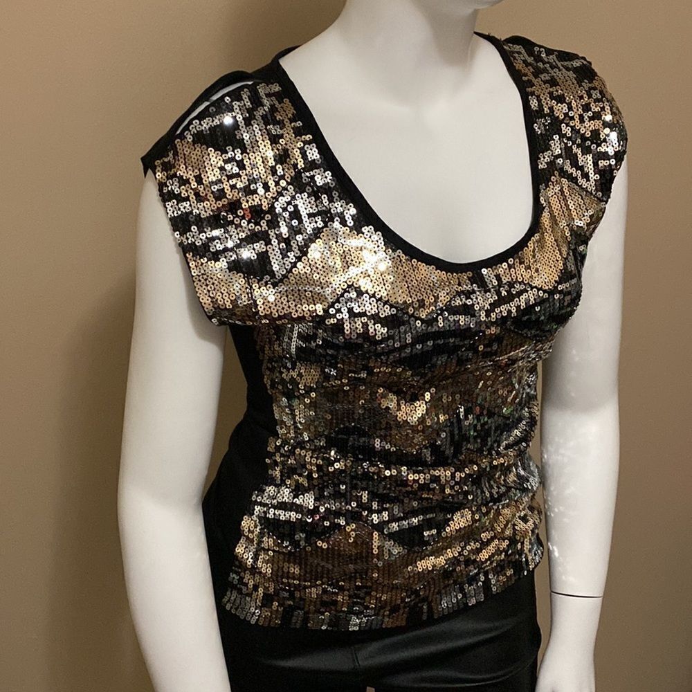 2B Bebe Black/Gold/Silver Sequin Top - Size M - Picture 4 of 11